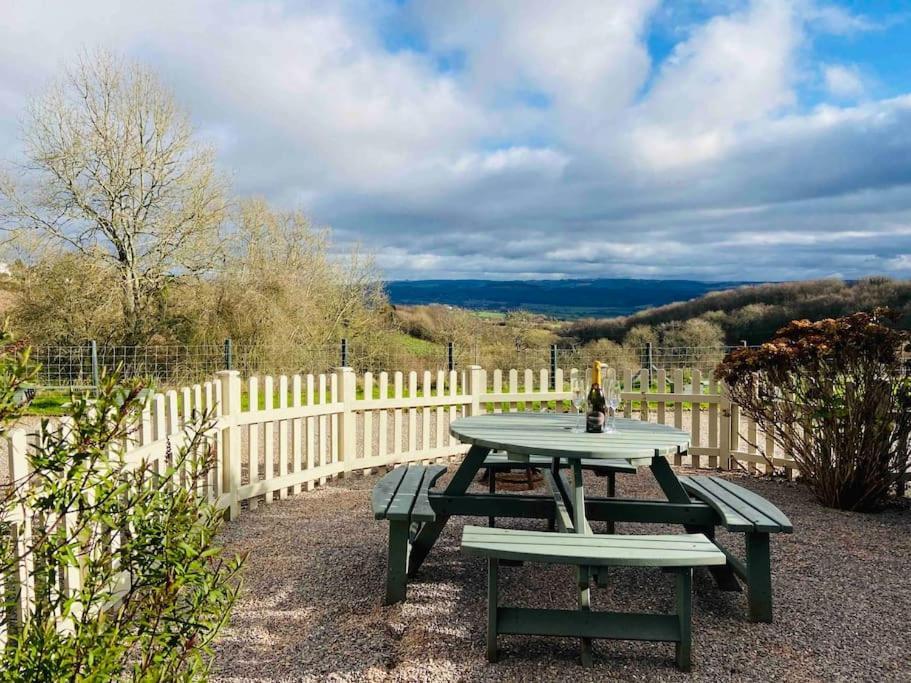 The Chaff House Country Cottage Welsh Newton Common Esterno foto